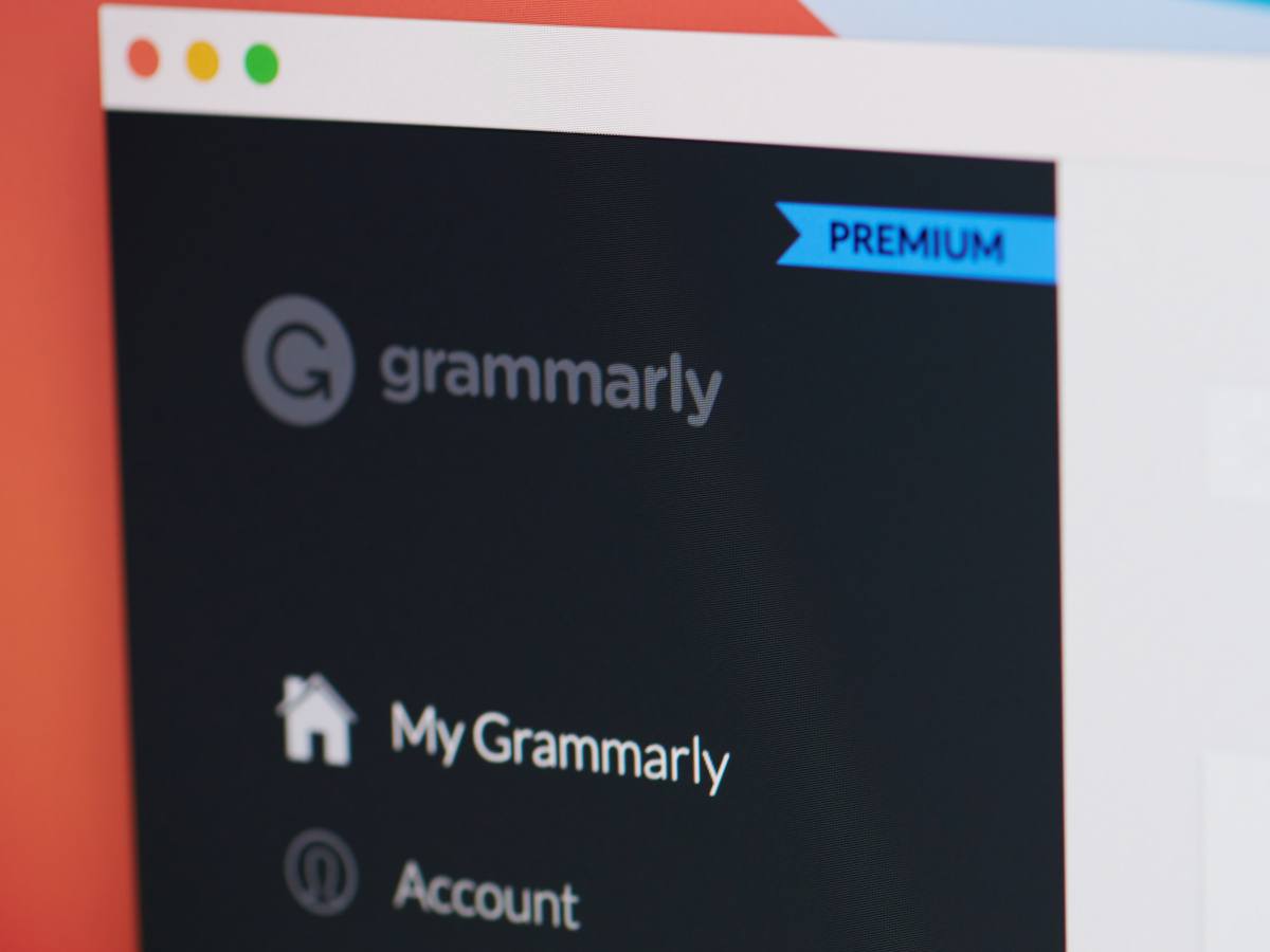 Grammarly spell corrector app menu.