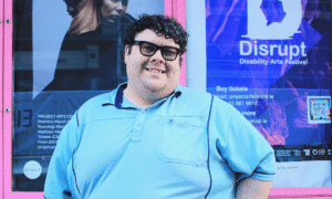 Menggunakan pengalaman langsung untuk mengatasi kesenjangan aksesibilitas digital