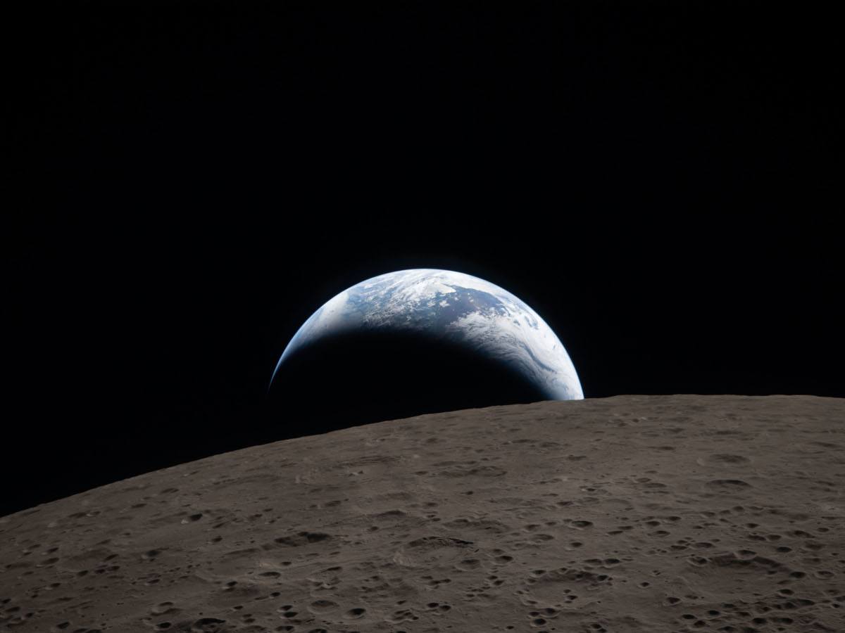 Gambar Artemis II baru memberikan tampilan baru pada tetangga bulan kita