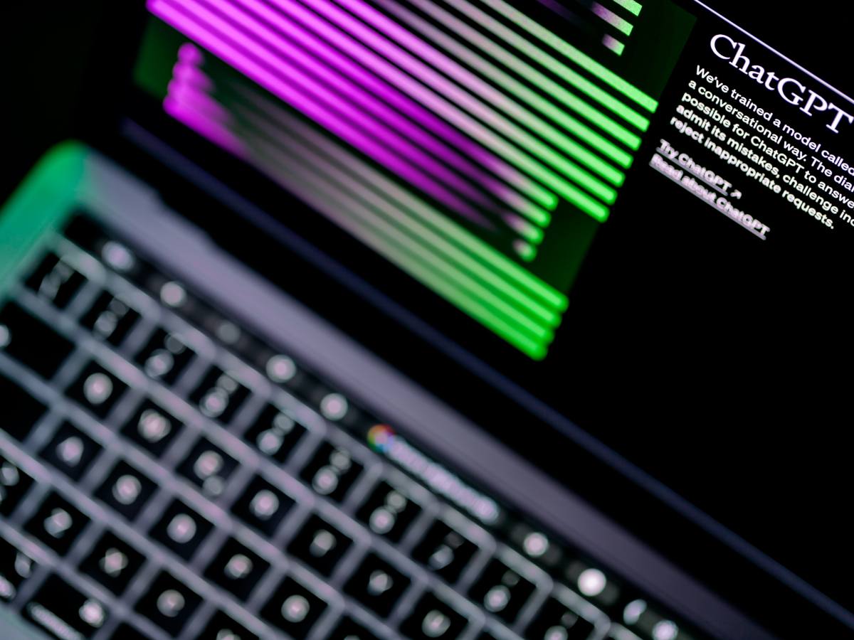 An Apple MacBook running ChatGPT.