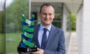 Inovator UCD diberikan penghargaan atas pekerjaan komersialisasi medtech 12 Mei 2026