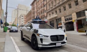Masalah Waymo: 3.800 robotaxis ditarik kembali setelah kesalahan perangkat lunak