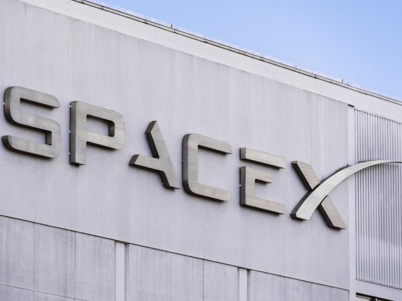 SpaceX mengajukan secara publik untuk IPO terbesar dalam sejarah