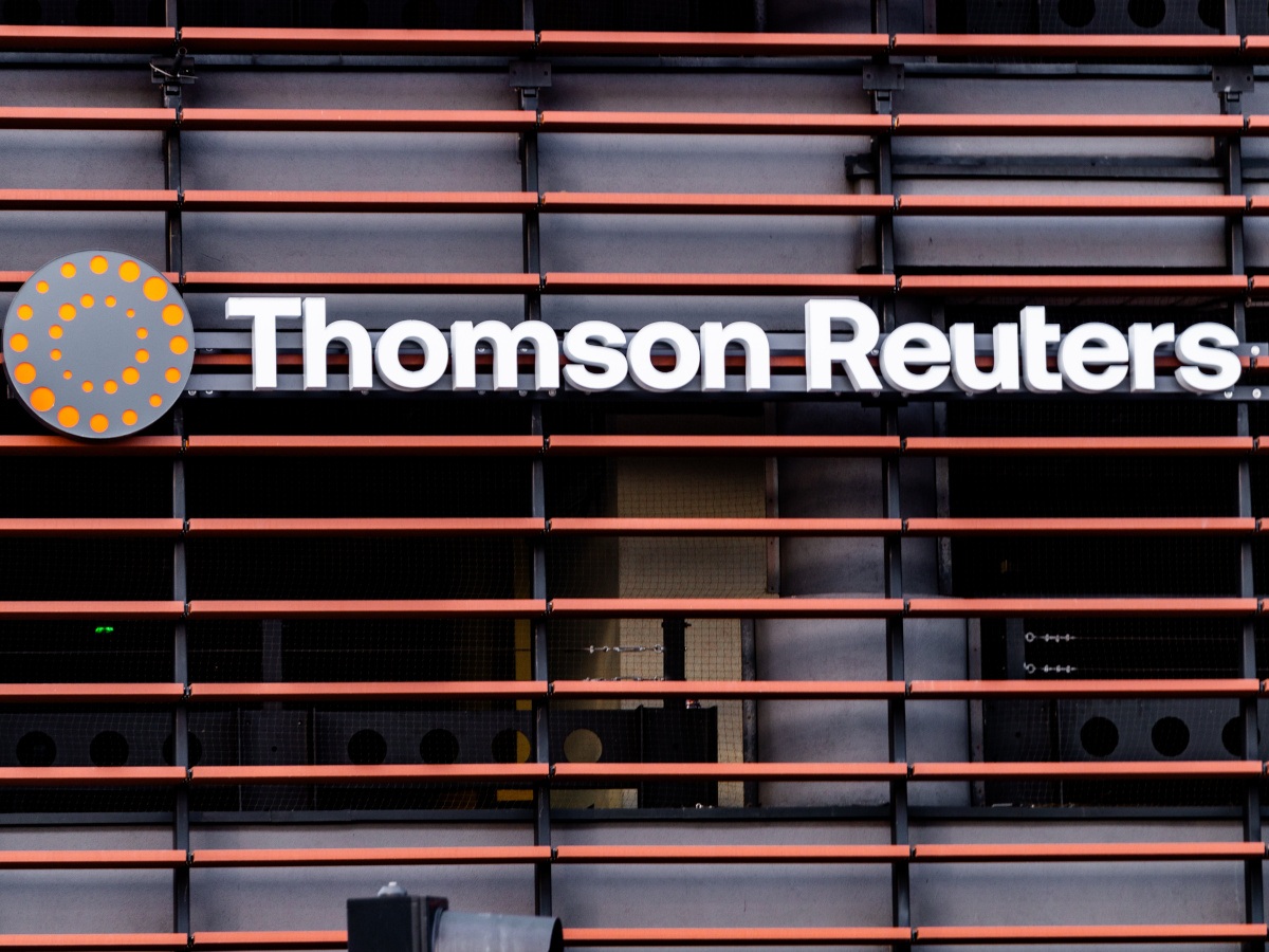 Thomson Reuters memangkas 500 pekerjaan seiring dengan semakin mendalamnya penerapan AI