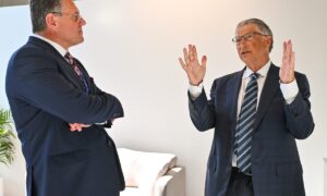 Bill Gates memperingatkan pergolakan masyarakat yang disebabkan oleh AI jika para pemimpin tidak bertindak