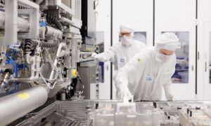 Permintaan yang didorong oleh AI melebihi kapasitas pasokan ASML pada tahun 2027 dan 2028